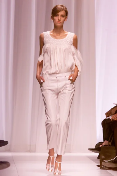 Look 27
